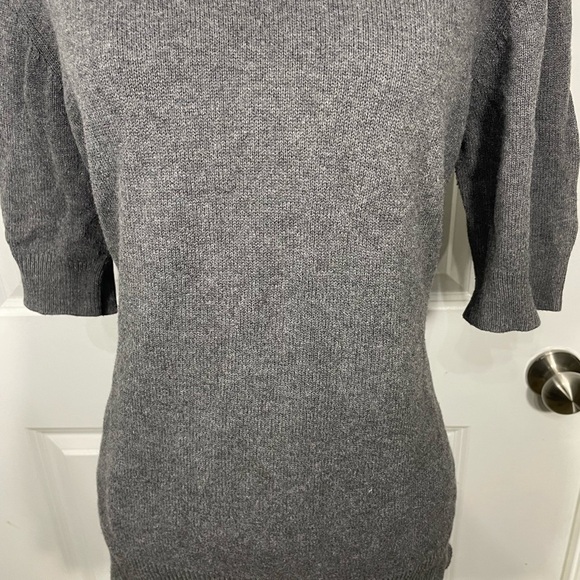Liz Claiborne Gray Sweater with Embellished Neckline Size XL CB-L - Picture 3 of 5